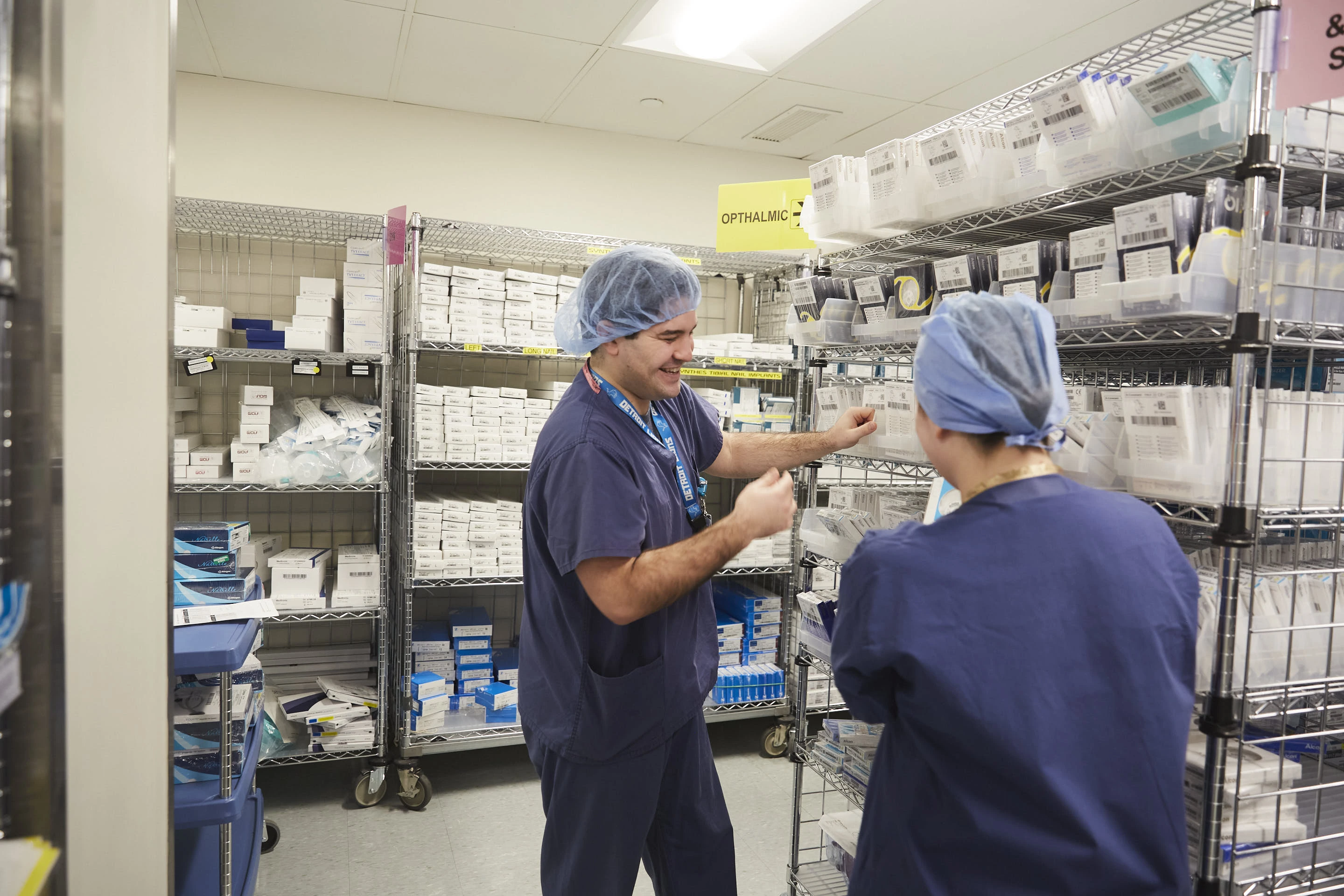 What You Learn In Surgical Technology School: Courses And Skills